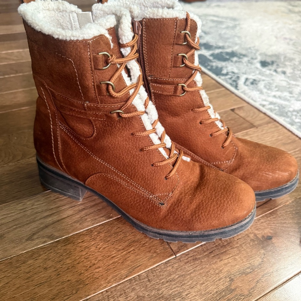 Sonoma Platypus Women’s Sherpa Lined Combat Boots